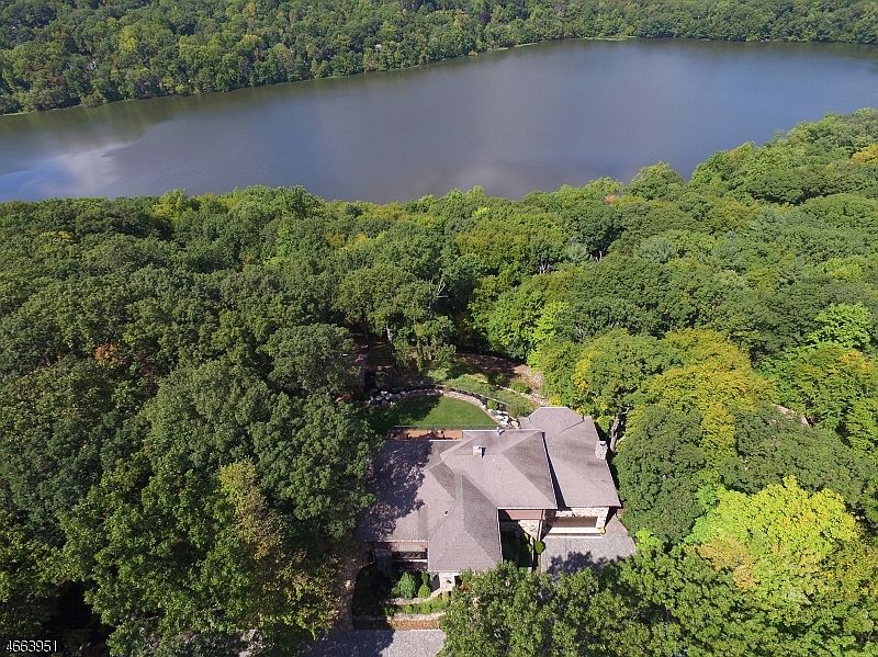 2nd image of 22 Stoneybrook Rd
