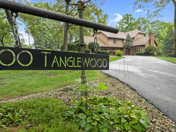 100 Tanglewood Dr, West Liberty, OH 43357