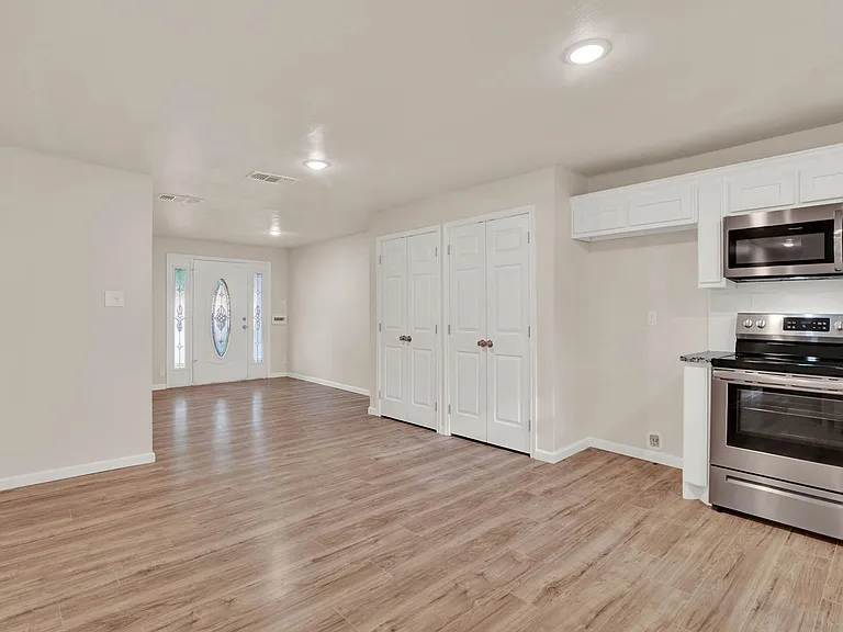 1754 S Mirick Ave — Photo 7