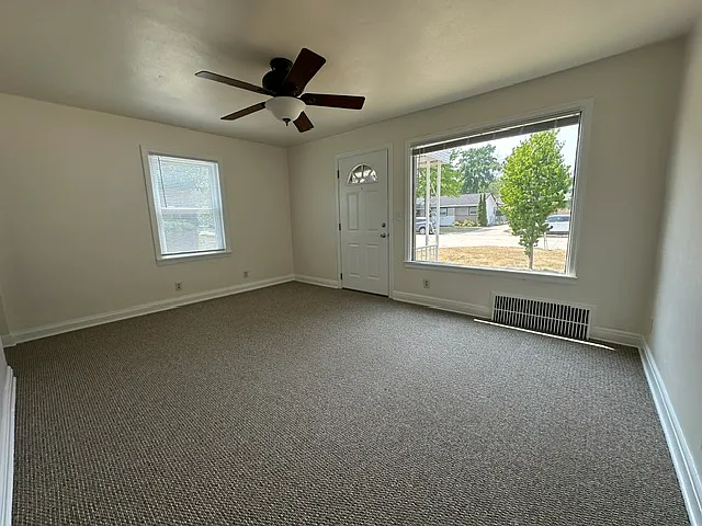 812 S 109th St — Photo 5