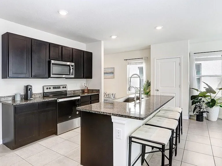 3044 Suncoast Plains Dr — Photo 9