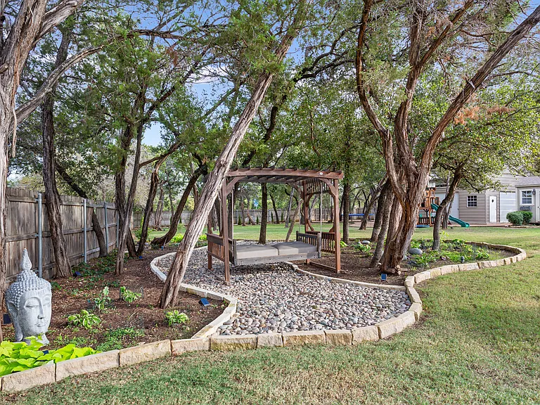 8464 Spicewood Springs Rd — Photo 26