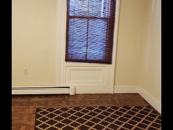 4th image of 19 Wickham Ave