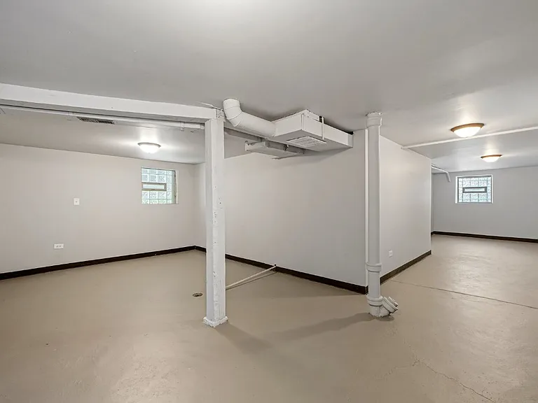 1532 Lombard Ave — Photo 22
