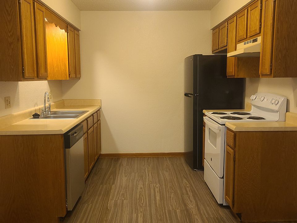 1st image of 173 NW Zaun Ave