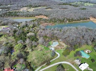 19206 E Black Oak Rd, Fayetteville, AR 72701