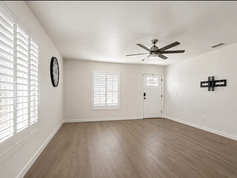 11816 Garfield Ave — Photo 4