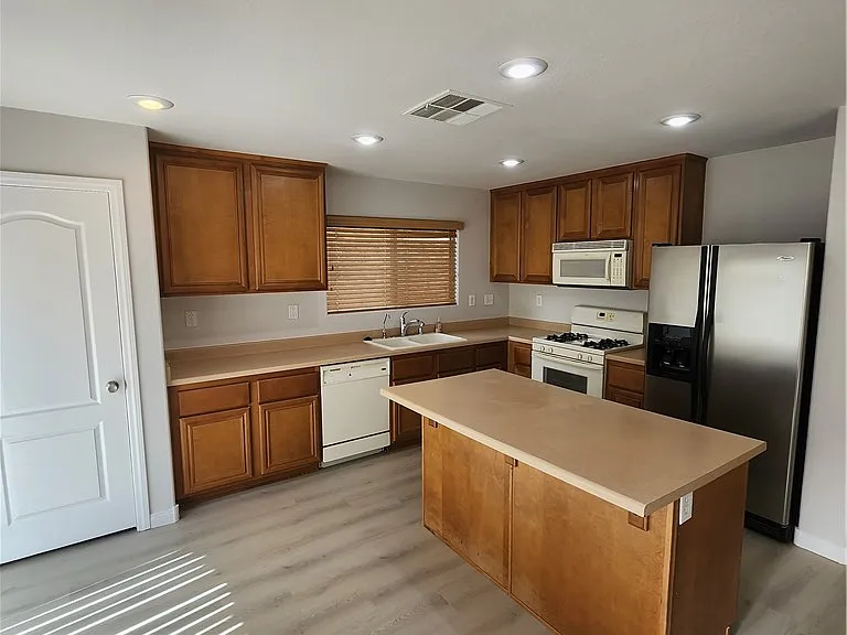 6733 Druid Hills St — Photo 21