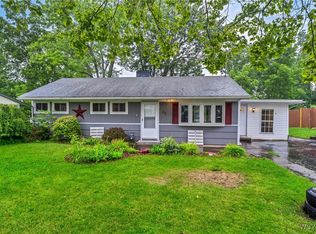 22 Hilltop Dr, Le Roy, NY