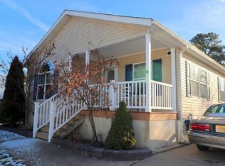 98 Woodchuck Pkwy, Whiting, NJ