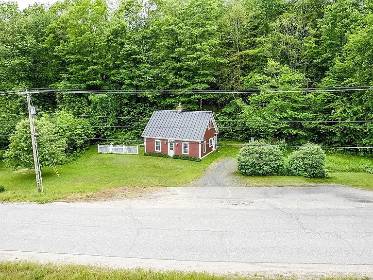 425 Nebraska Valley Rd — Photo 32