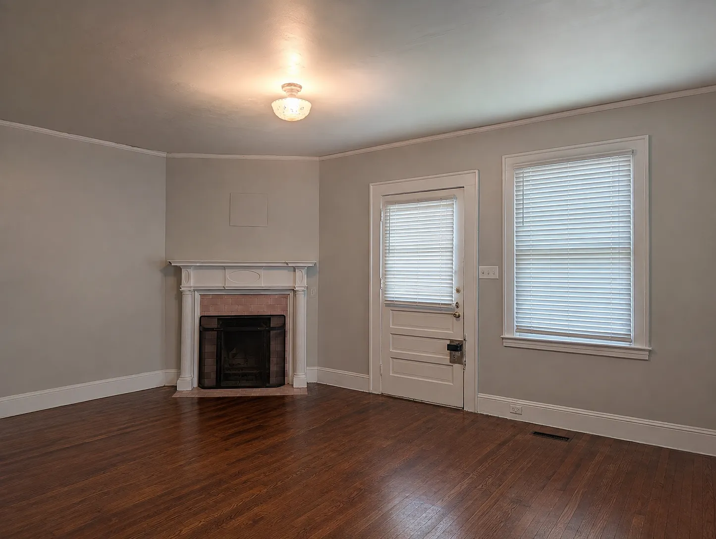 3 bed, 1.5 bath, 1408 sqft, $1,300 — Photo 4