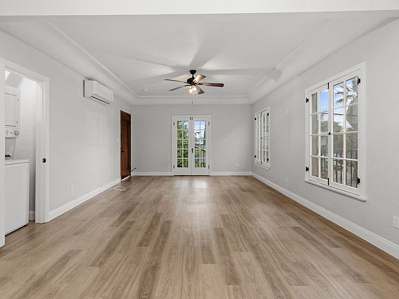 4th image of 2209 E 6th St #C