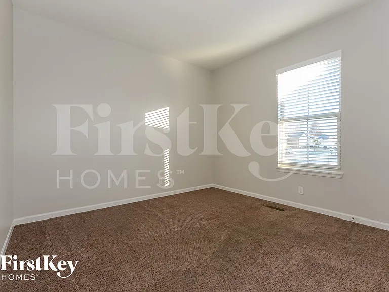 416 Rachael Cir — Photo 10