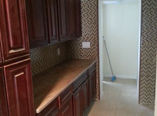 11334 205th St, Saint Albans, NY 11412