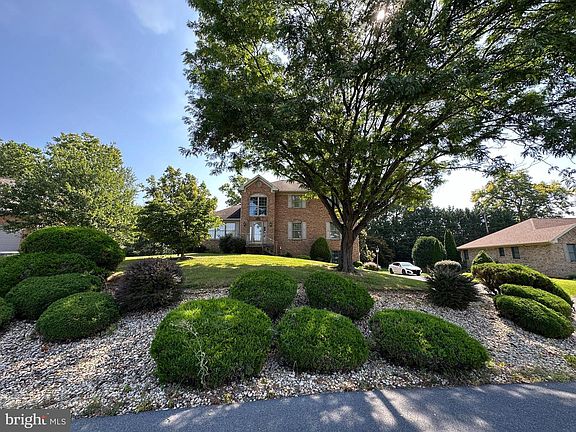 2nd image of 10744 Appletree Ln