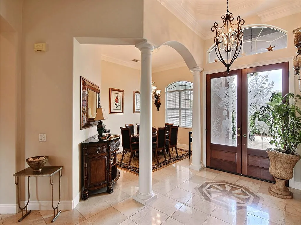 3 bed, 3.5 bath, 2084 sqft, $5,500 — Photo 2
