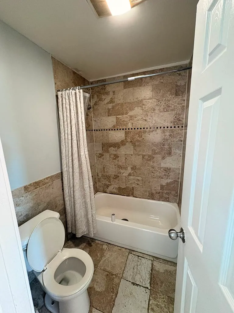 2 bed, 1800 sqft, $1,300 — Photo 1