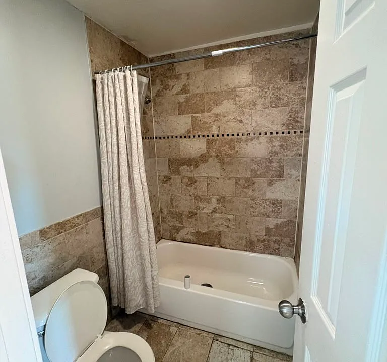 41-43 Lisbon St #1