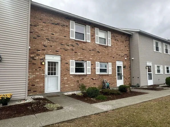 21 Wells Avenue #4, Colchester, VT 05446