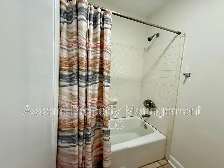 3341 Pinewood Ave #B — Photo 11