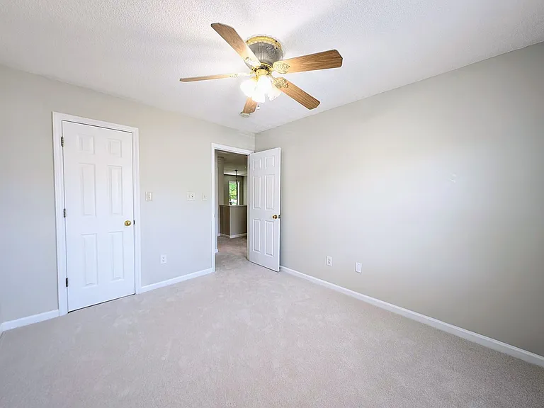 220 Misty Groves Cir — Photo 19