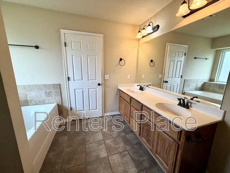 12620 Williamsport Ave — Photo 12