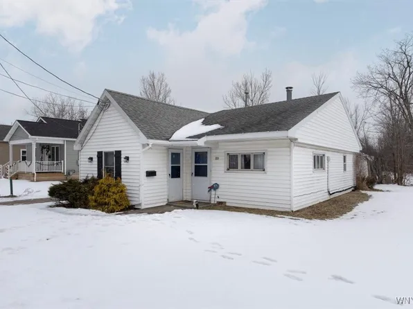 89 Pinehurst Ave, Cheektowaga, NY 14225