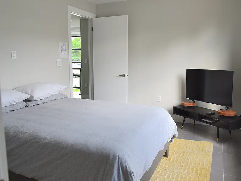 905 SW 9th Ave — Photo 21