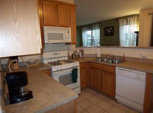 3043 Hughsdale St, Elgin, IL 60124