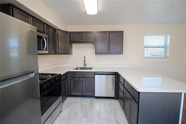 229 Oak Ave — Photo 7