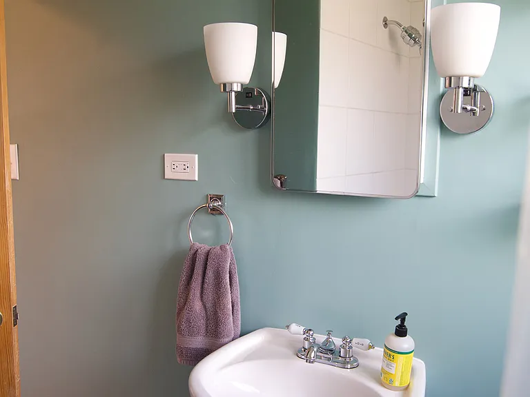 1600 Winona Ct #1 — Photo 6
