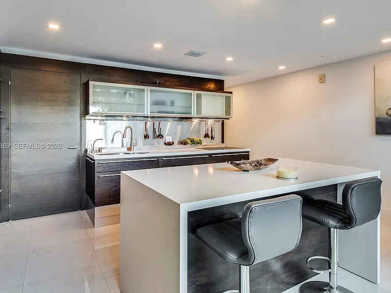 6000 Collins Ave #346 — Photo 10