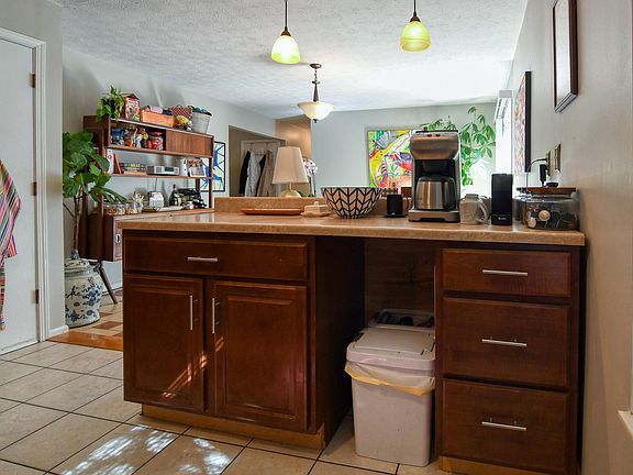 3rd image of 6144 Strawberry Ln