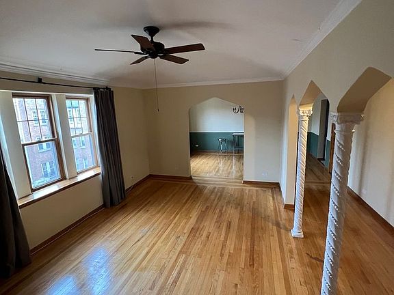 5th image of 10927 S Longwood Dr #3