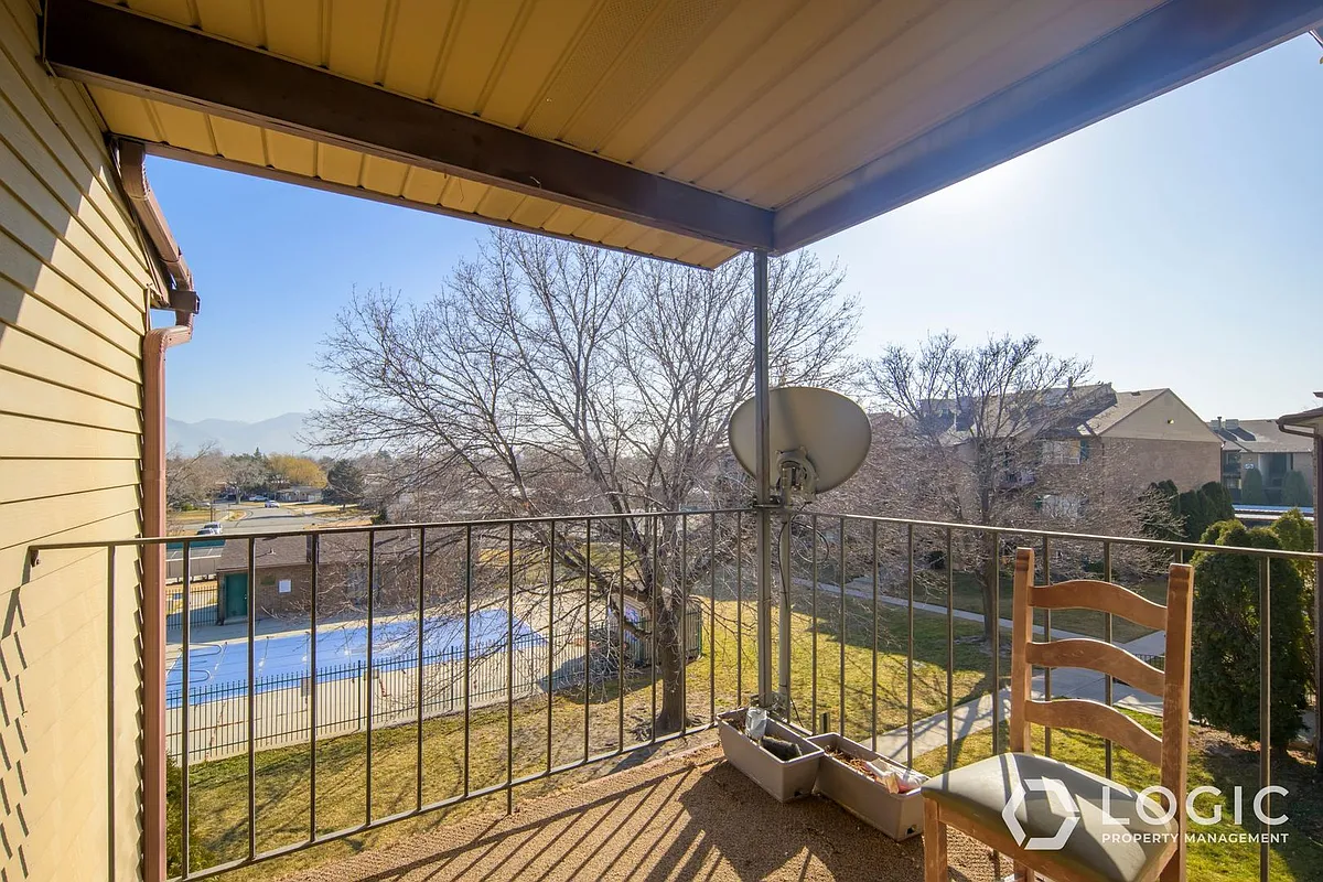Building Photo - 4128 S Oak Meadows Dr #30