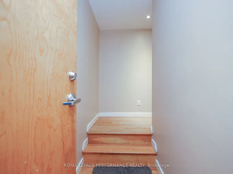736 Cooper St E #3 — Photo 3