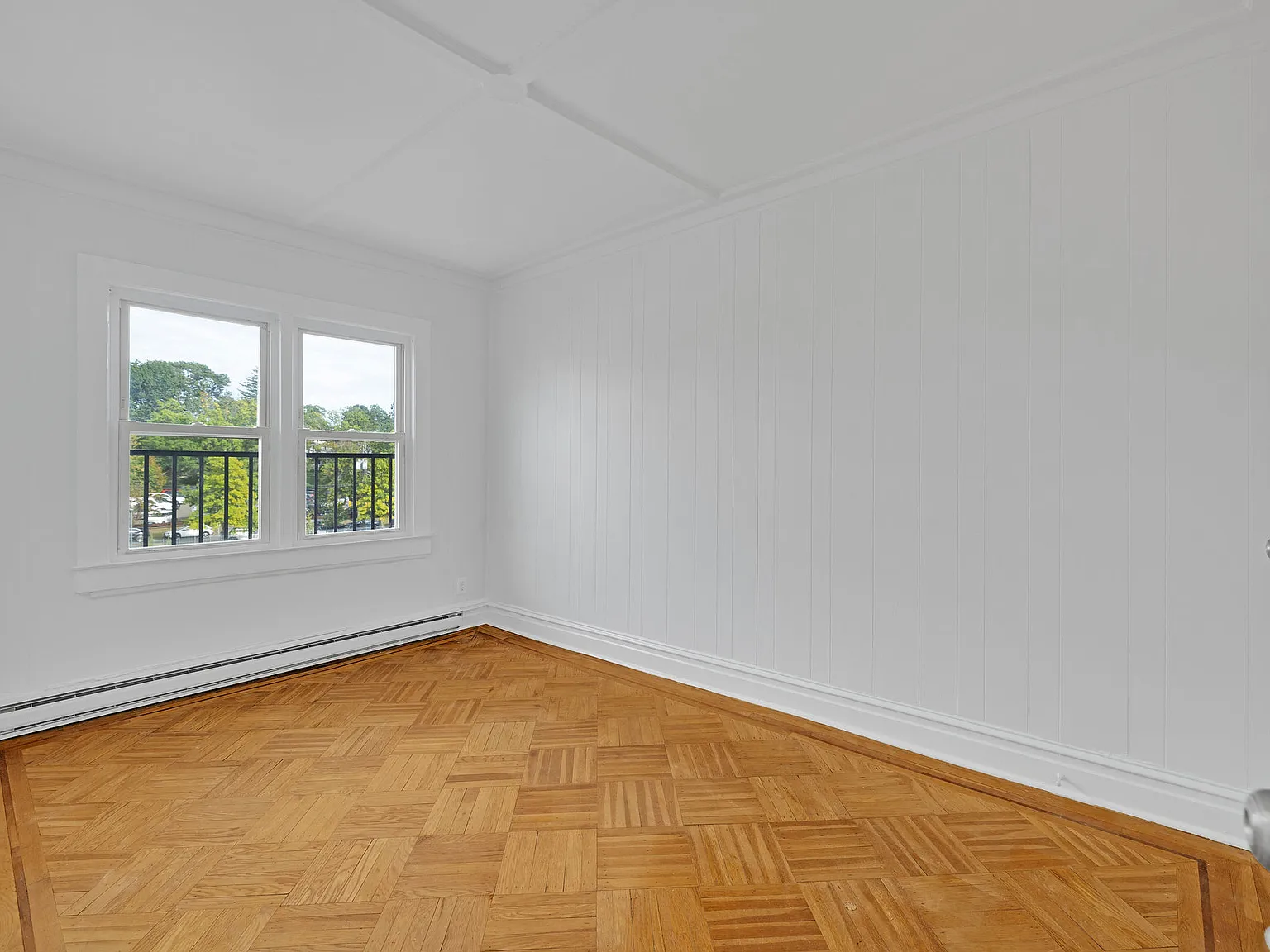 347 Greenwich Ave — Photo 4
