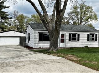 1118 Emerald Ln, Machesney Park, IL 61115