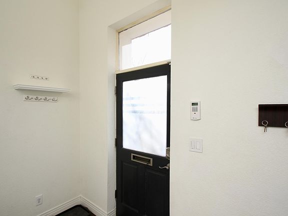 3rd image of 1415 E 16th Ave