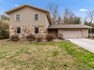 2231 Chesterfield Dr, Maryville, TN 37803