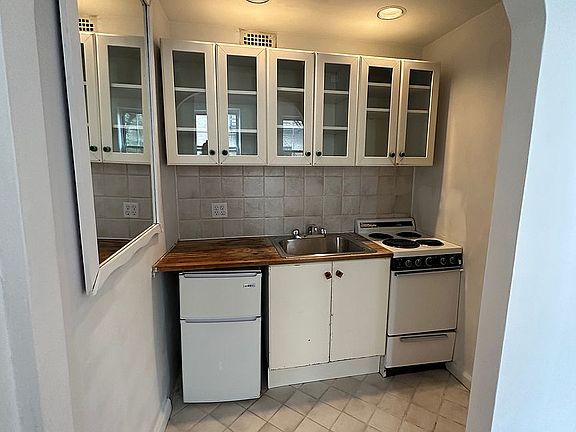 3rd image of 280 W 12th St APT 2W