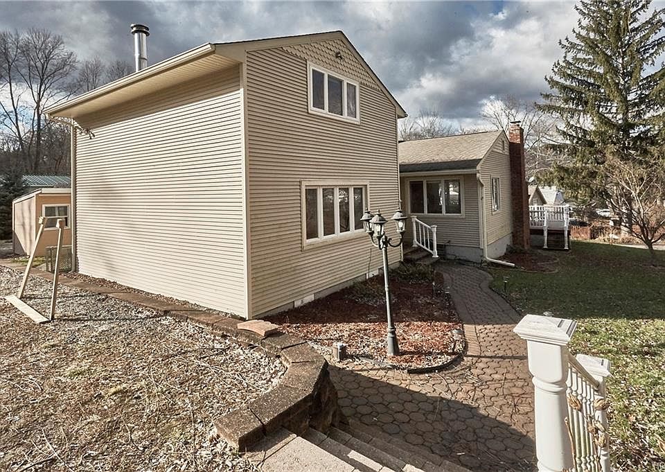 1st image of 21 Broadview Dr