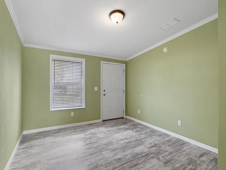 805 Beech Ct — Photo 7
