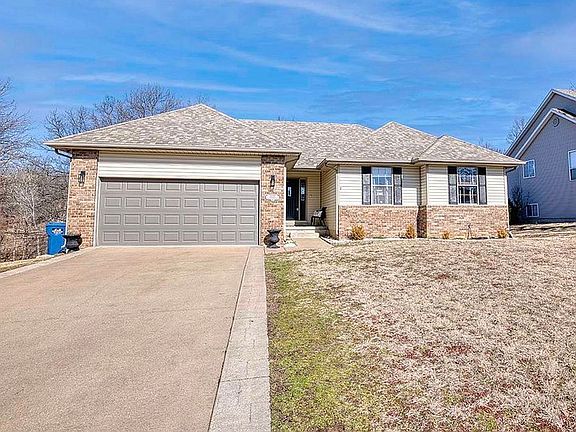 2nd image of 1845 Mountain Ash Dr