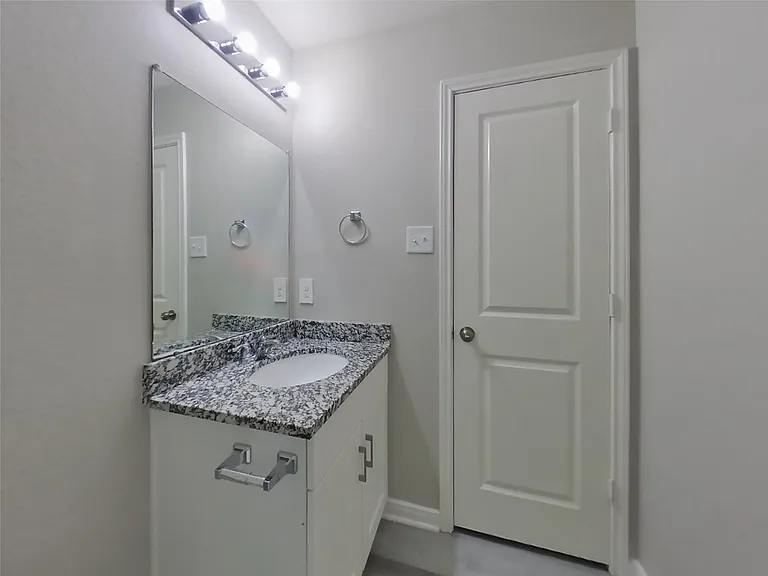 15673 Briar Forest Dr — Photo 14