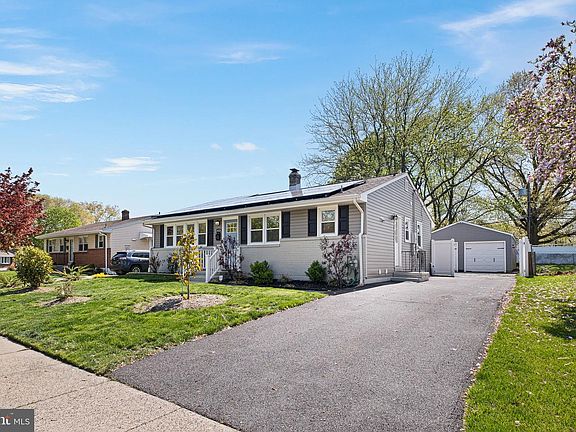 2nd image of 4420 Sharon Dr