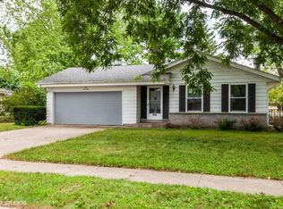 1017 Green Valley Dr, Waukesha, WI 53189