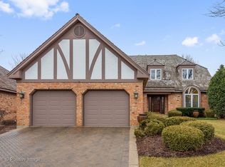 31 Lancaster Ct, Burr Ridge, IL 60527