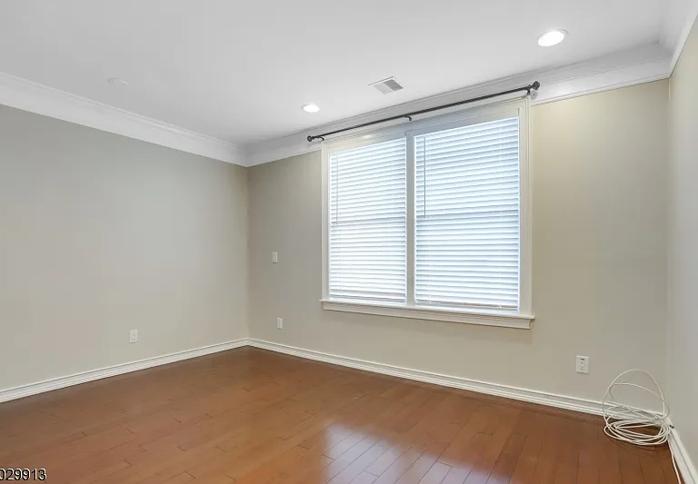 10-12 Elmer St #L — Photo 11